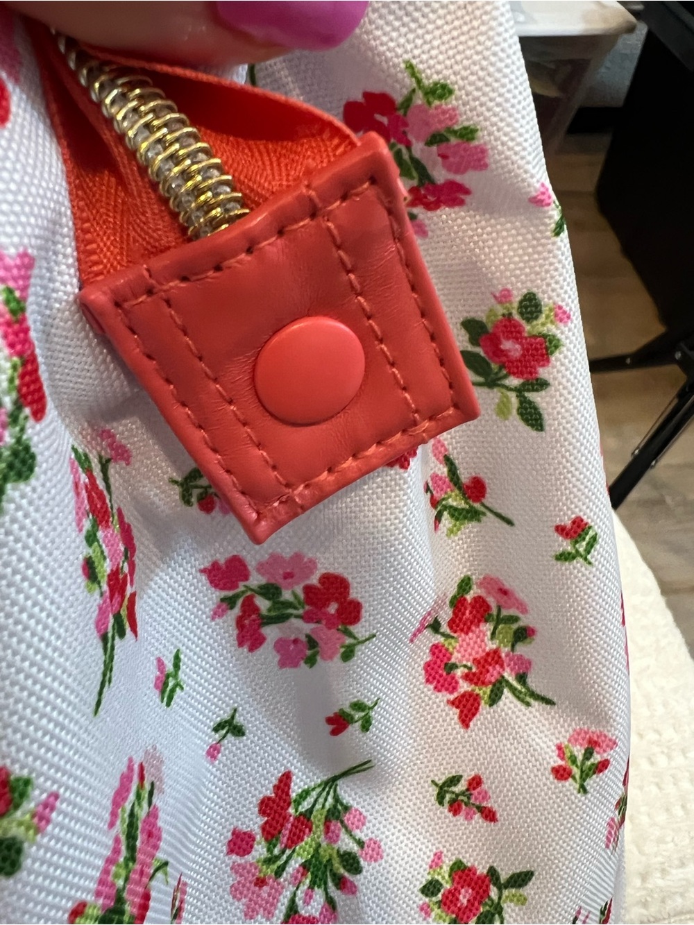 kate spade insulated lunch tote White Floral Tote with Pink and Red Accents - Picture 6 of 10